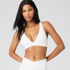 NWT ALO Yoga Alosoft Show Stopper Bra White Low V-Cut Sports Bra Cross Back